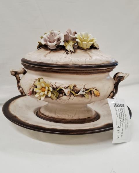 CENTROTAVOLA CAPODIMONTE CON VASSOIO OVALE ROSE RILIEVO