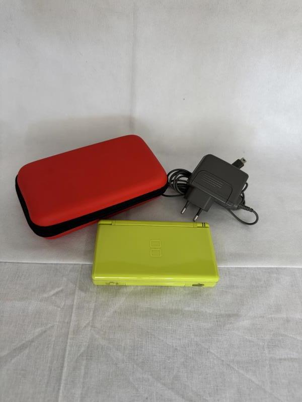 NINTENDO DS CON CUSTODIA ROSSA