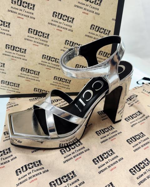 SANDALO GUCCI CON PLATEAU ARGENTO N 37