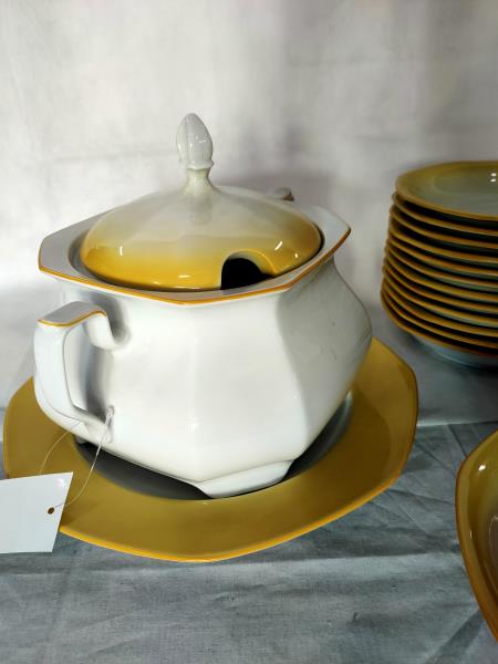 SERVIZIO PIATTI SELTHMANN WEIDEN BORDO GIALLO X 12 PERSONE