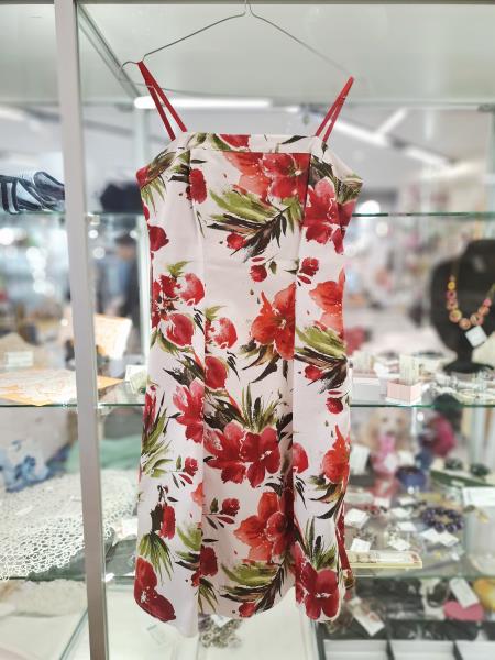 ABITO RINASCIMENTO BIANCO FIORI ROSSI CON GIACCHINA E CINTURA TG M