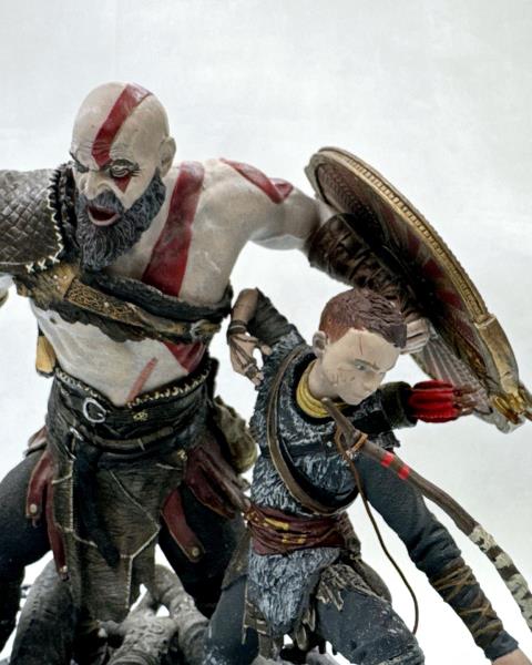 ACTION FIGURE KRATOS GOD OF WAR