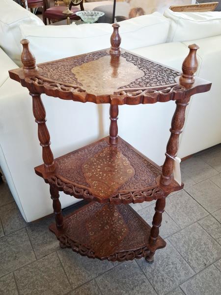 ANGOLIERA 3 RIPIANI STILE ETNICO