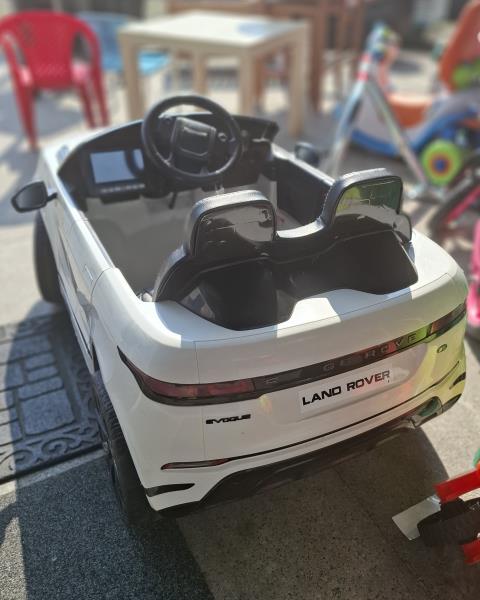 BABYCAR RANGE ROVER EVOQUE CON SCHERMO A BATTERIA (senza telecomando)