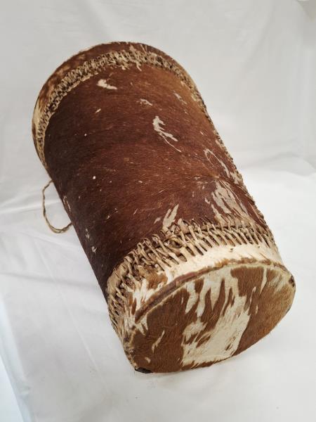 STRUMENTO A PERCUSSIONE AFRICANO IN PELLE