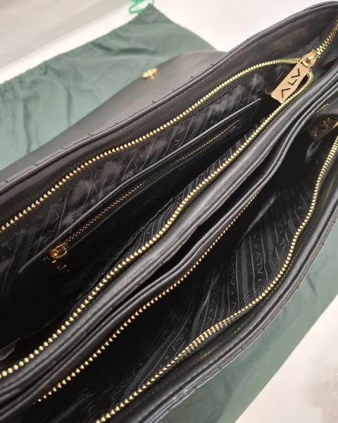 BORSA ALVIERO MARTINI NERA TRAPUNTATA A MANO