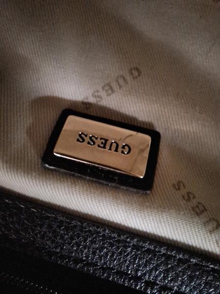 BORSA GUESS NERA MANICO CATENELLA DORATA