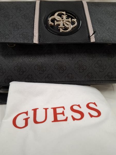 BORSA GUESS NERA MANICO CATENELLA DORATA