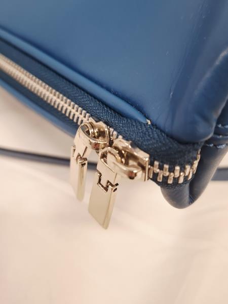 BORSA PELLE BLU ZIP LATERALI