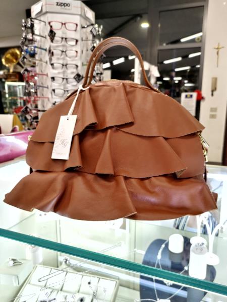 BORSA PELLE MARRONE STONDATA BALZE