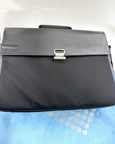 BORSA PORTA DOCUMENTI PIUQUADRO NERA  (MAI USATA)