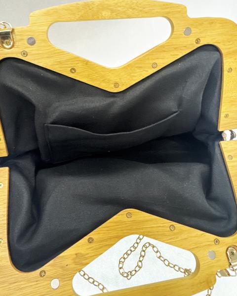 BORSETTA PAGLIA CHIUSURA LEGNO CON CATENELLA