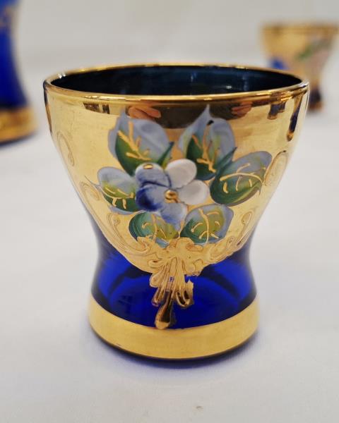 BOTTIGLIA + 6 BICCHIERINI VETRO BLU DORATO VINTAGE