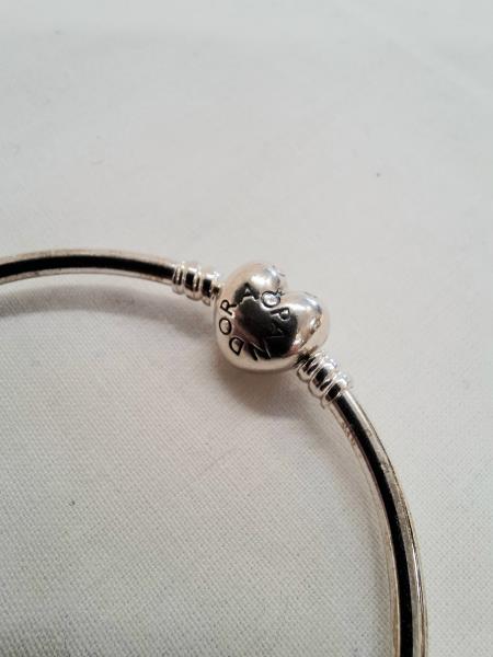 BRACCIALE RIGIDO PANDORA CUORE