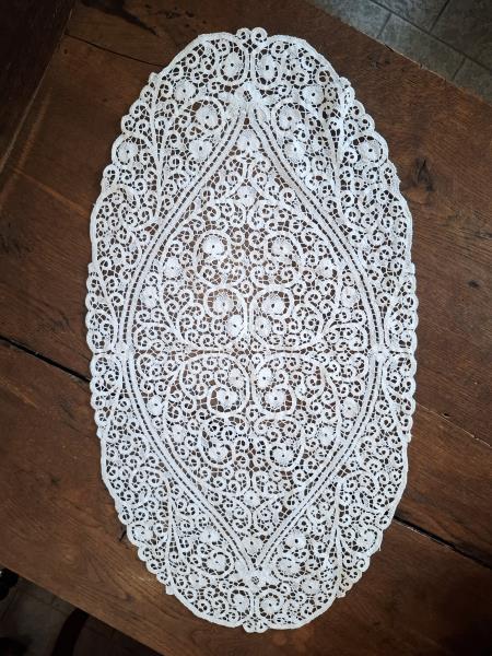 CENTRO OVALE BIANCO PIZZO CANTU'