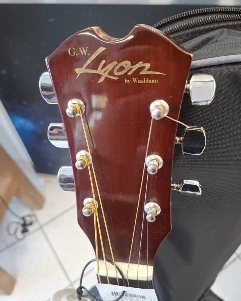 CHITARRA ACUSTICA LYON + CUSTODIA