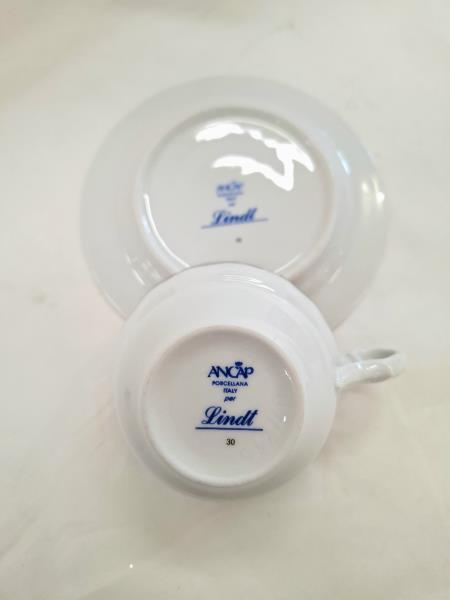 CIOCCOLATIERA LINDT ANCAP + 2 TAZZE CON PIATTINI