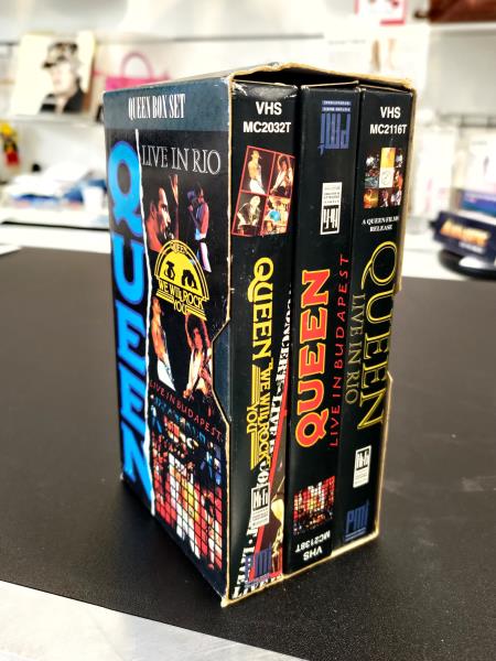 COFANETTO 3 VHS QUEEN LIVE IN RIO