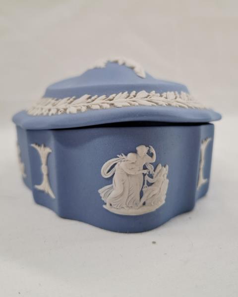 COFANETTO CERAMICA WEDGWOOD AZZURRA
