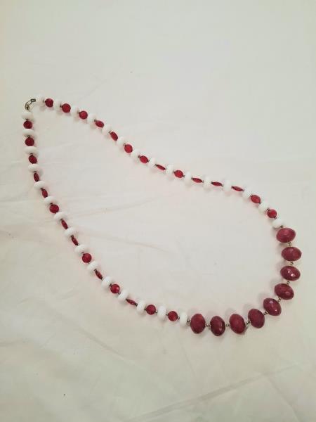 COLLANA LUNGA PALLINE ROSSE E BIANCHE