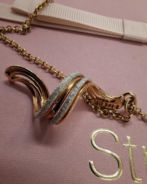 COLLANA + ORECCHINI STROILI DORATI