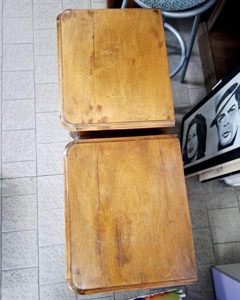 COMODINO PIEDI CIPOLLA