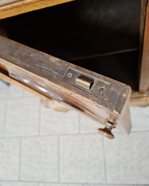 COMODINO PIEDI CIPOLLA