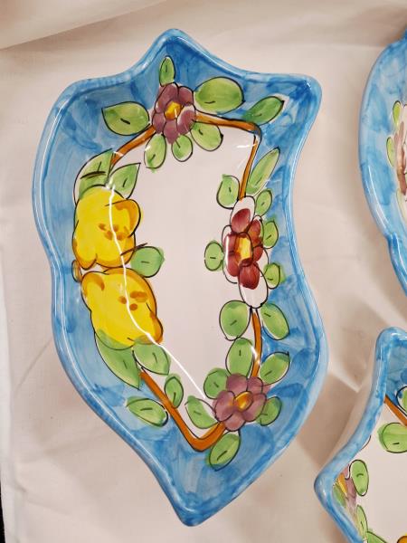 COMPOSIZIONE PIATTO + 6 CIOTOLE BORDO BLU CERAMICHE VIETRI