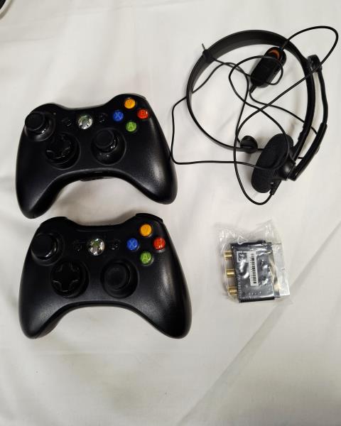 CONSOLE XBOX 360 250GB + 2 GIOCHI