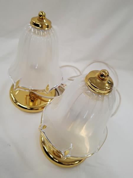 COPPIA ABATJOUR BASE OTTONE CAPPELLO VETRO BIANCO