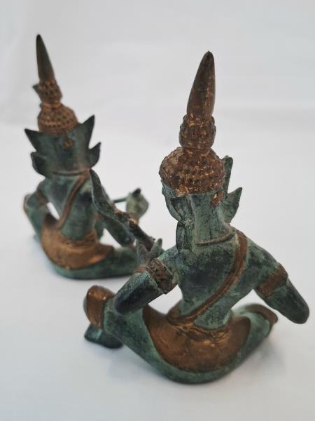COPPIA STATUETTE THAILANDESI MUSICISTI TEPPANOM BRONZO