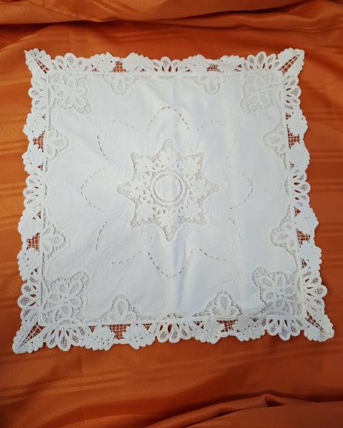 COPRICUSCINO BIANCO PIZZO E RICAMI