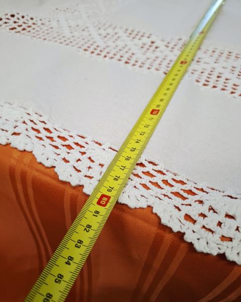 COPRITAVOLO QUADRATO INSERTI UNCINETTO