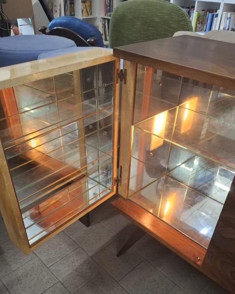 CREDENZA VINTAGE ANTE STAMPE VETRIFICATE SCOMPARTO BAR