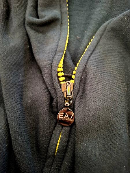 FELPA EMPORIO ARMANI NERA ZIP GIALLA TG M CAPPUCCIO TESCHIO