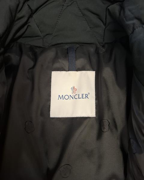 GIACCA MONCLER NERA COLLO E POLSINI PELO TG S