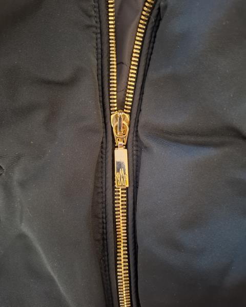 GIACCA MONCLER NERA COLLO E POLSINI PELO TG S