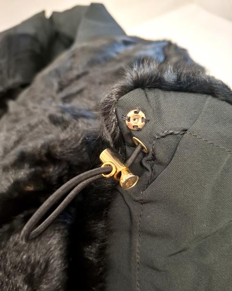 GIACCA MONCLER NERA COLLO E POLSINI PELO TG S