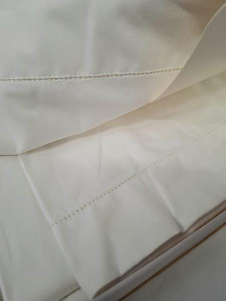 LENZUOLO MATRIMONIALE BASSETTI BIANCO SCATOLA LATTA