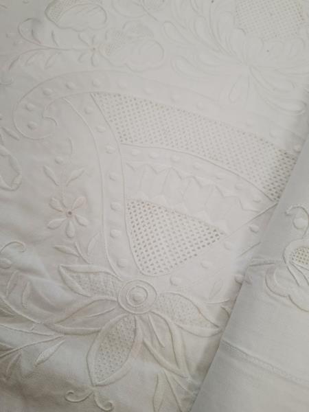 LENZUOLO MATRIMONIALE BIANCO RICAMI CON 2 FEDERE