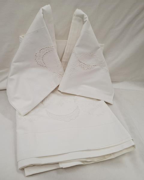 LENZUOLO MATRIMONIALE BIANCO RICAMI INSERTI UNCINETTO CON 2 FEDERE