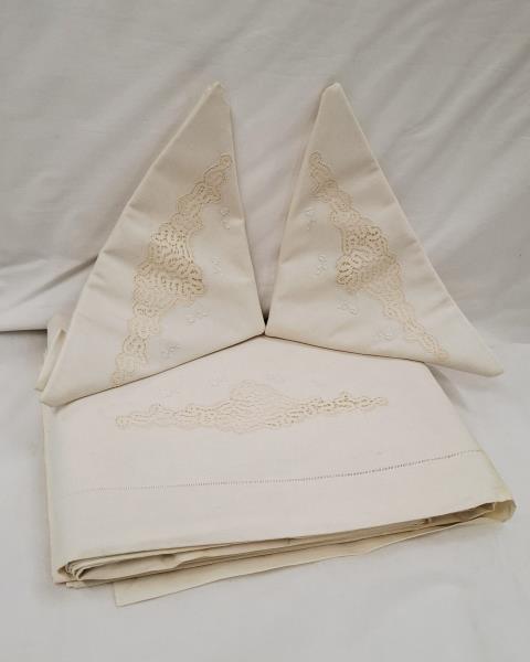 LENZUOLO MATRIMONIALE PIZZO CANTU' CON FEDERE BEIGE