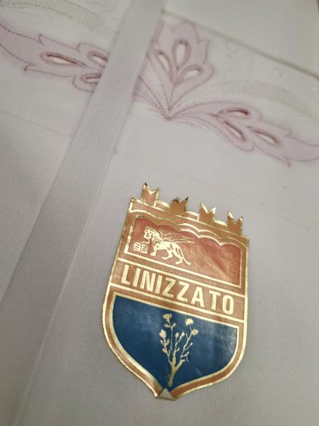 LENZUOLO MATROMONIALE CON FEDERE RICAMI ROSA