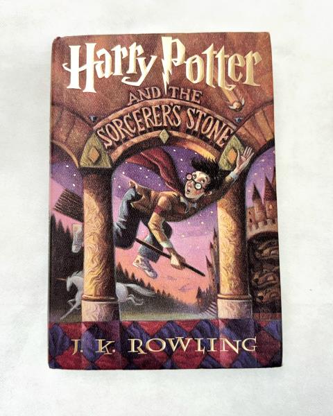 LIBRO HARRY POTTER E LA PIETRA FILOSOFALE (EDIZIONE U.S.)