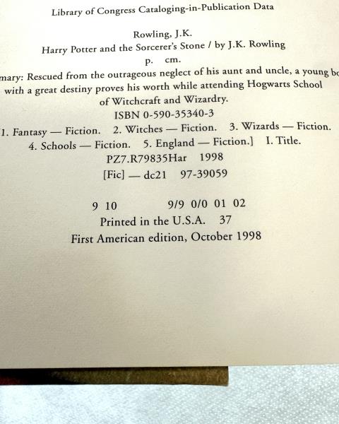 LIBRO HARRY POTTER E LA PIETRA FILOSOFALE (EDIZIONE U.S.)