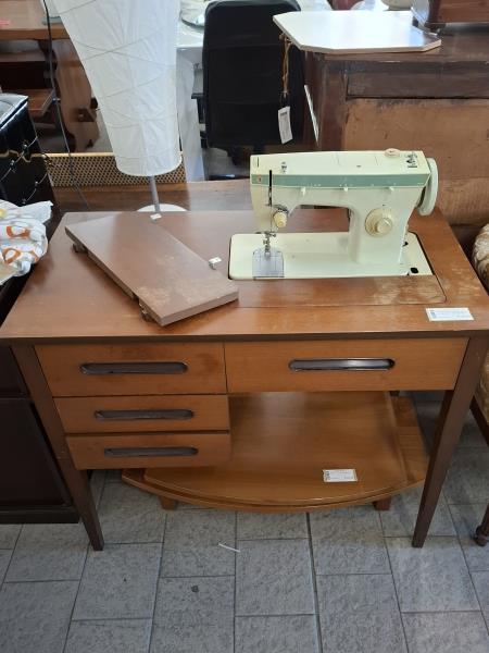 MACCHINA DA CUCIRE SINGER CON MOBILETTO 3 CASSETTI