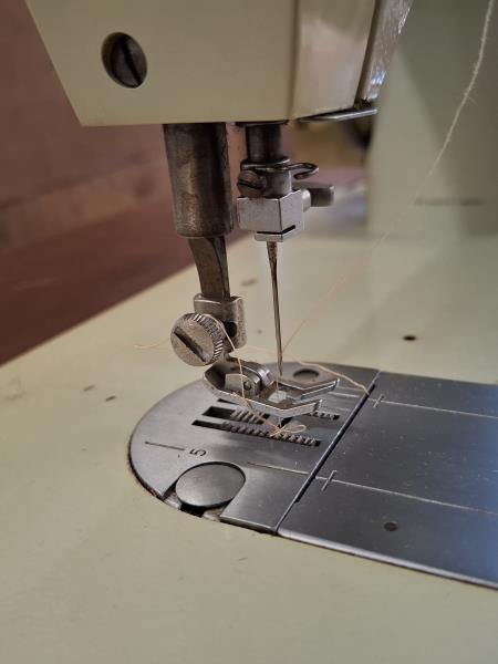 MACCHINA DA CUCIRE SINGER CON MOBILETTO 3 CASSETTI