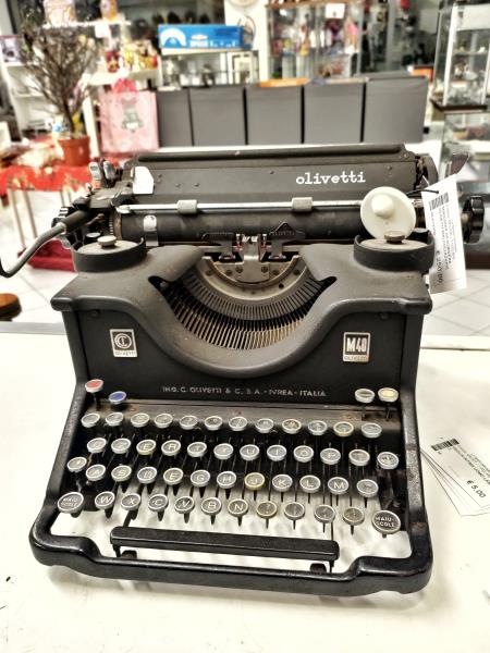 MACCHINA DA SCRIVERE OLIVETTI M40 COLLEZIONE