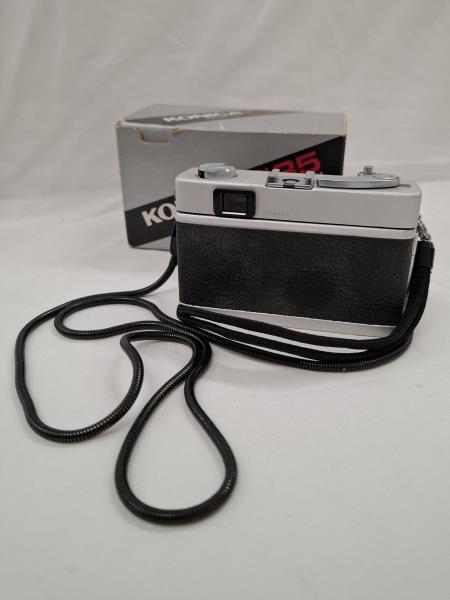 MACCHINA FOTOGRAFICA A RULLINO KONICA C35