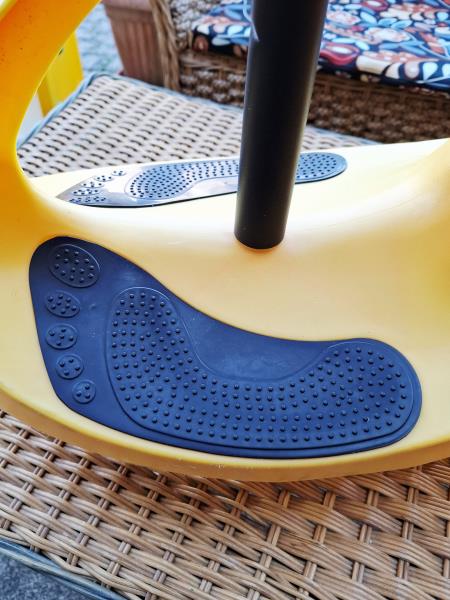 MACCHININA GIALLA NERA